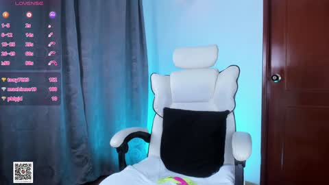 Snapshot of angeloferro1 chatting on December 4, 2024, 2:42 am Angelo Ferro online show from December 4, 2024, 2:42 am