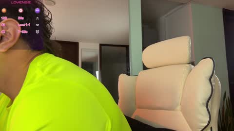 Snapshot of angeloferro1 chatting on January 26, 2025, 1:41 am Angelo Ferro online show from January 26, 2025, 1:41 am