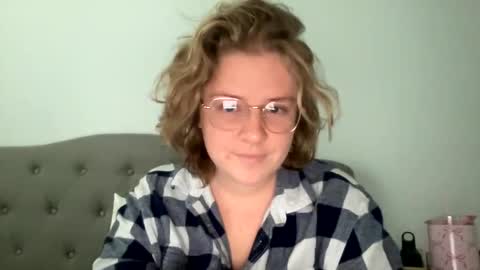 Snapshot of angeloflight273360 chatting on February 14, 2025, 2:23 pm Angel of Light online show from February 14, 2025, 2:23 pm