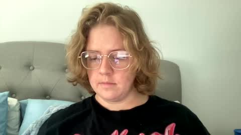 Snapshot of angeloflight273360 chatting on February 26, 2025, 7:38 pm Angel of Light online show from February 26, 2025, 7:38 pm