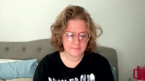 Snapshot of angeloflight273360 chatting on March 5, 2025, 5:29 pm Angel of Light online show from March 5, 2025, 5:29 pm