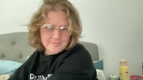 Snapshot of angeloflight273360 chatting on March 12, 2025, 6:00 pm Angel of Light online show from March 12, 2025, 6:00 pm