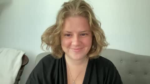 Snapshot of angeloflight273360 chatting on September 9, 2025, 1:32 pm Angel of Light online show from September 9, 2025, 1:32 pm