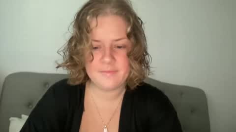 Snapshot of angeloflight273360 chatting on September 12, 2025, 12:05 pm Angel of Light online show from September 12, 2025, 12:05 pm