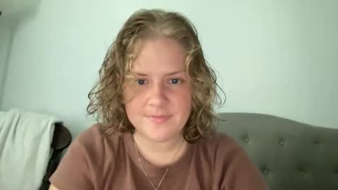 Snapshot of angeloflight273360 chatting on September 19, 2025, 12:50 pm Angel of Light online show from September 19, 2025, 12:50 pm