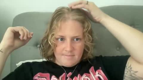 Snapshot of angeloflight273360 chatting on October 20, 2025, 5:57 pm Angel of Light online show from October 20, 2025, 5:57 pm