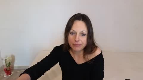 Giulia online show from March 3, 2026, 1:06 pm