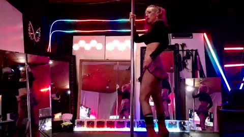 Madison Marie online show from December 14, 2025, 7:03 am