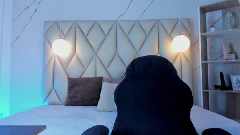 ANGIE online show from December 14, 2025, 1:27 pm