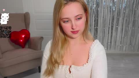  Im Chloe  i do FLASH BOOBS for new fan club online show from February 22, 2026, 11:58 pm