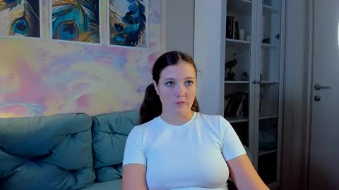 Snapshot of angely_lilly chatting on September 21, 2025, 8:05 am Lilly online show from September 21, 2025, 8:05 am