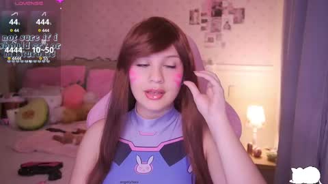 Snapshot of angelytaxx chatting on February 9, 2025, 10:42 am Angel online show from February 9, 2025, 10:42 am