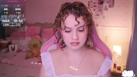 Snapshot of angelytaxx chatting on March 10, 2025, 8:48 am Angel online show from March 10, 2025, 8:48 am