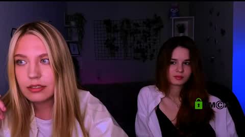 Snapshot of angie_foxy chatting on May 21, 2026, 7:32 pm Angle online show from May 21, 2026, 7:32 pm
