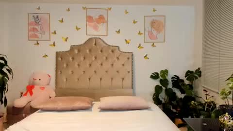 Anabella online show from November 11, 2025, 2:11 am