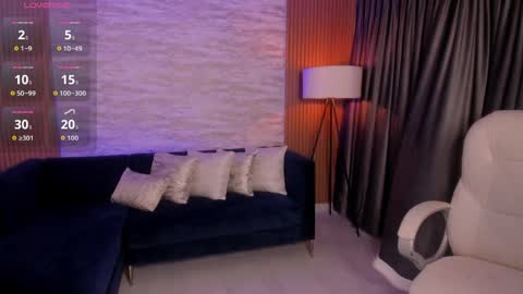 angie_smith_x online show from May 19, 2026, 11:05 am