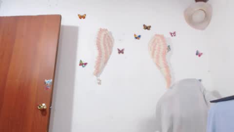 ints marianaroldan945 online show from March 7, 2025, 12:45 pm