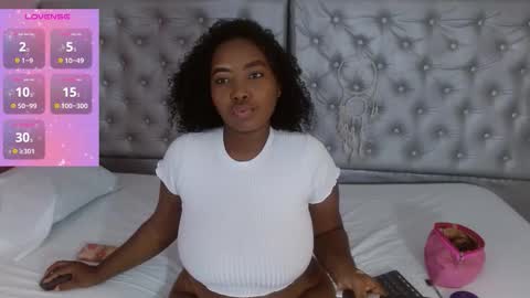angiellam online show from October 19, 2025, 1:56 pm