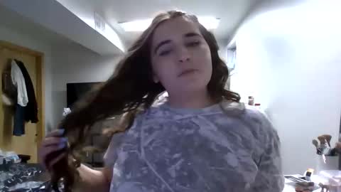 angilina007 online show from June 8, 2026, 7:25 pm