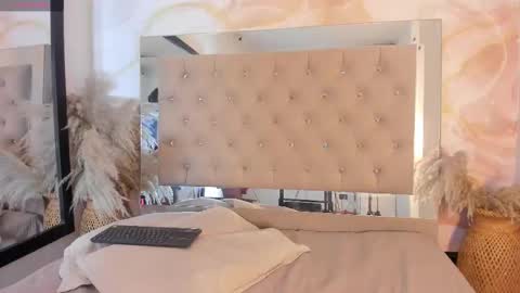 angy_avila online show from November 11, 2025, 1:38 am