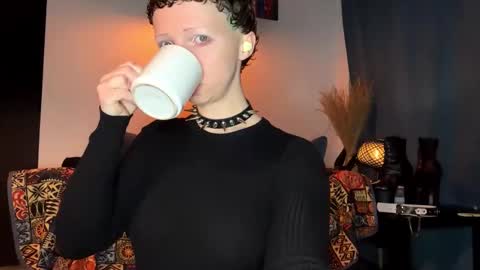 ani_kali online show from January 14, 2026, 6:19 am