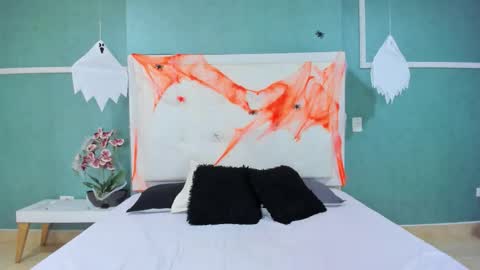 Ania online show from October 22, 2025, 2:17 pm