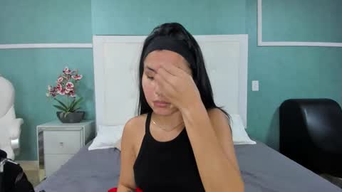 Ania online show from November 12, 2025, 9:25 pm