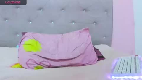 aniaross18 online show from March 1, 2025, 12:39 am