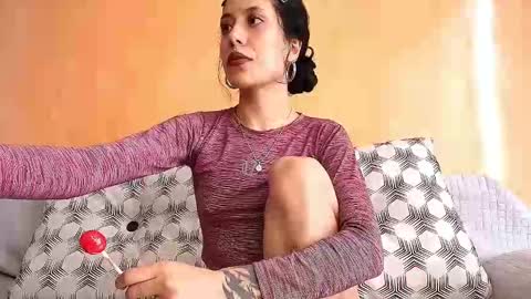 Anika And Lowen Your Thumbs Up Are Super Important For Us  online show from November 17, 2025, 3:40 pm