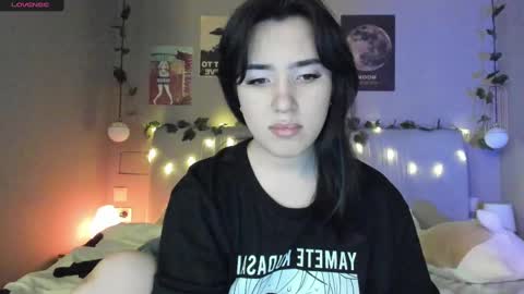 Snapshot of anisa_sweet chatting on December 6, 2024, 5:00 pm Anisa Moan from LovenseWet from Tip MenuOpen for Private online show from December 6, 2024, 5:00 pm