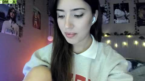 Snapshot of anisa_sweet chatting on October 12, 2025, 6:01 am Anisa Moan from LovenseWet from Tip MenuOpen for Private online show from October 12, 2025, 6:01 am