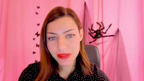 Anni online show from November 17, 2025, 6:52 am