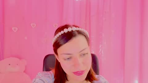 Anni online show from April 17, 2026, 1:58 pm