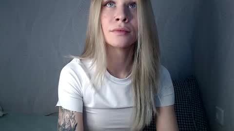 anita_delicious online show from February 18, 2025, 4:05 pm