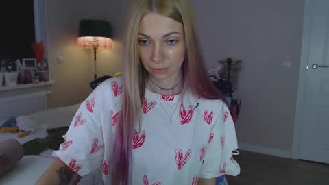 Snapshot of anita_moon_ chatting on November 3, 2025, 12:57 am anita_moon_ online show from November 3, 2025, 12:57 am