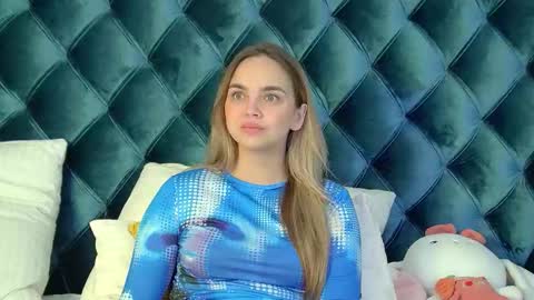 AnitaVenture online show from October 1, 2025, 4:18 am