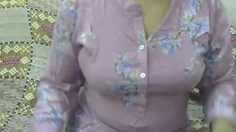 Snapshot of anjali_dogra786 chatting on October 5, 2025, 12:14 pm anjali_dogra786 online show from October 5, 2025, 12:14 pm