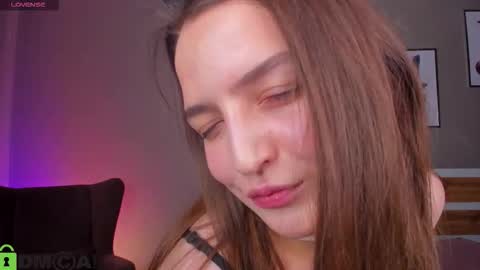 Ann online show from November 9, 2025, 2:21 am