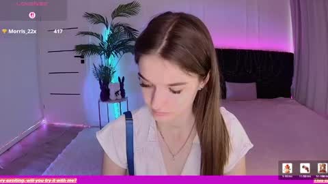 ann_woood online show from May 5, 2026, 4:04 pm