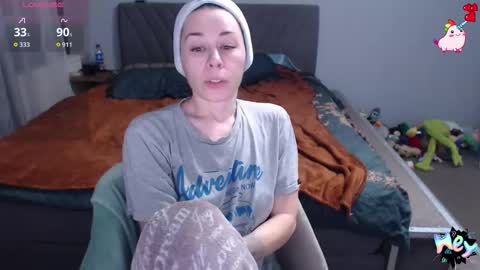 Anadirectgirl online show from November 9, 2025, 6:06 pm