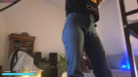 Snapshot of anna_annaa chatting on December 16, 2024, 9:09 pm Anna online show from December 16, 2024, 9:09 pm