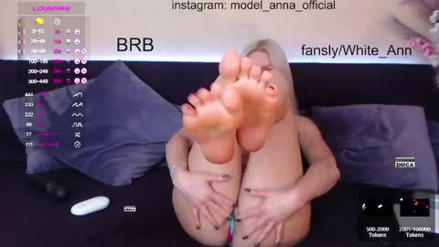 Snapshot of anna_bonbon chatting on May 28, 2026, 11:51 am anna_bonbon online show from May 28, 2026, 11:51 am