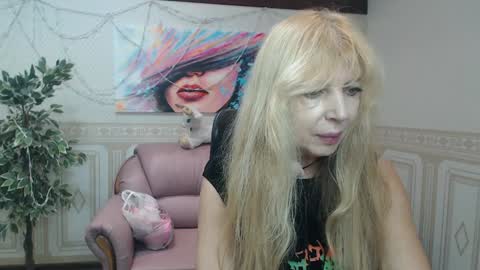 Snapshot of anna_ditrih chatting on December 30, 2024, 12:31 pm Anna Ditrih online show from December 30, 2024, 12:31 pm