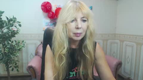 Snapshot of anna_ditrih chatting on February 18, 2025, 12:49 pm Anna Ditrih online show from February 18, 2025, 12:49 pm