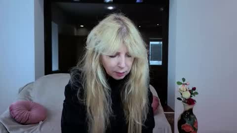 Snapshot of anna_ditrih chatting on September 12, 2025, 12:05 pm Anna Ditrih online show from September 12, 2025, 12:05 pm