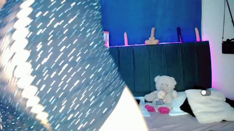 Anailyn figueroa online show from November 25, 2025, 5:18 am