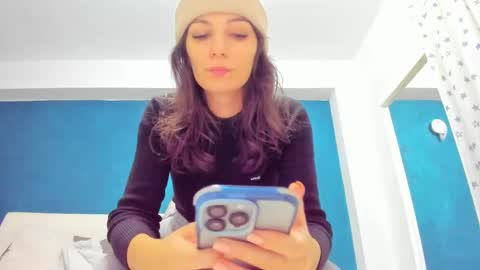 Snapshot of anna_lewis chatting on February 19, 2025, 1:06 pm Anna online show from February 19, 2025, 1:06 pm