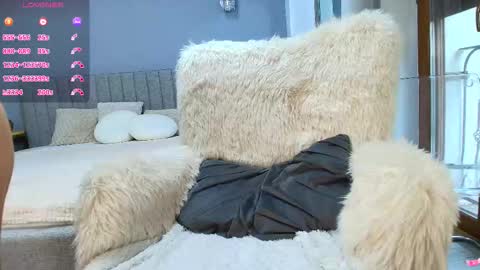 Snapshot of anna_lewis chatting on October 13, 2025, 6:35 am Anna online show from October 13, 2025, 6:35 am