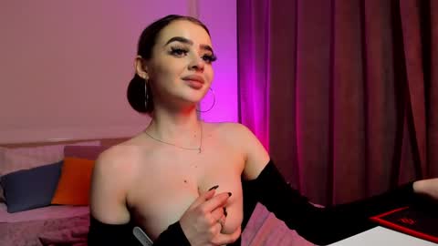 Anna online show from February 6, 2025, 7:51 pm