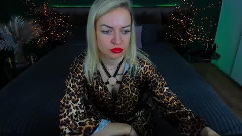 anna_snow9 online show from September 9, 2025, 5:40 am